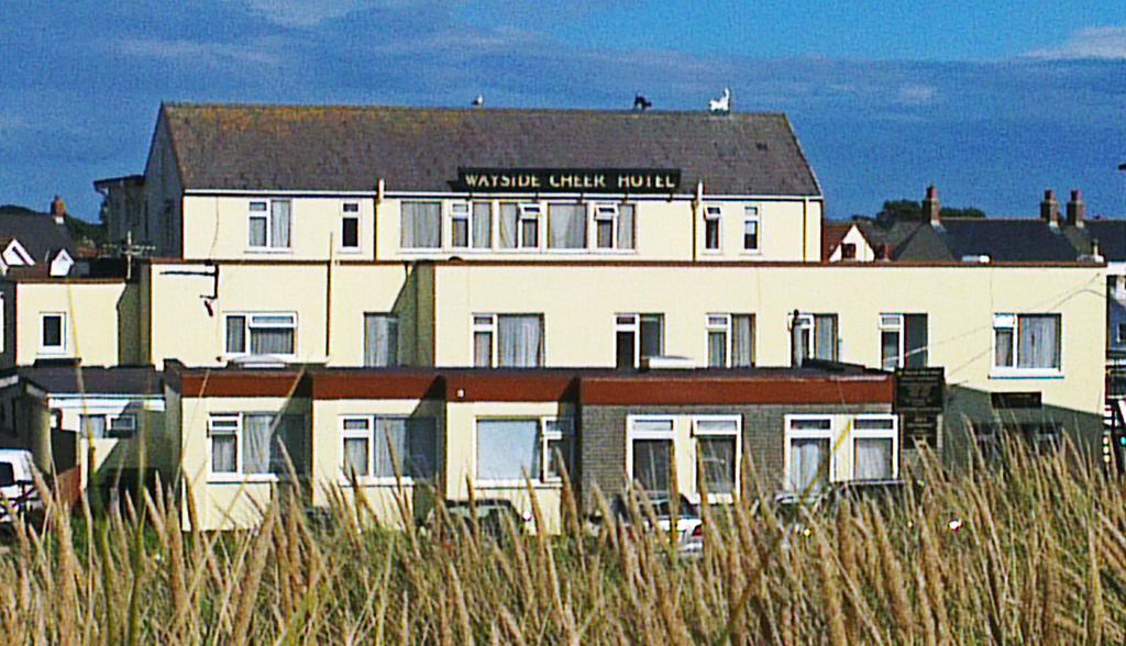 Wayside Cheer Hotel Castel Екстериор снимка