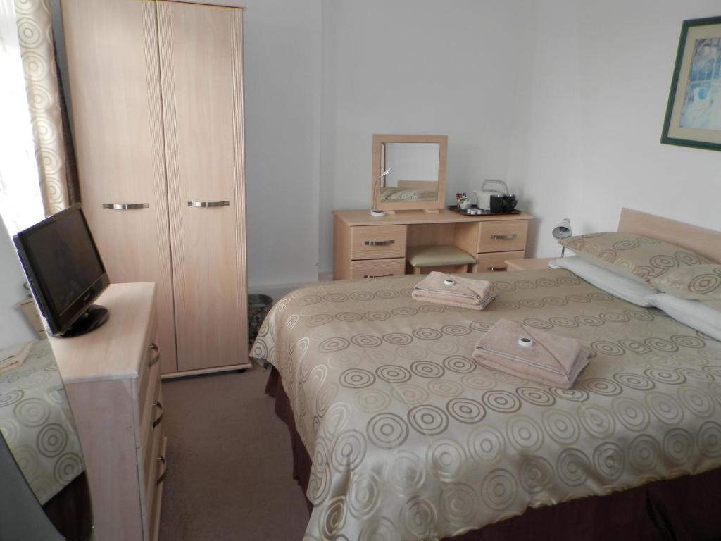 Wayside Cheer Hotel Castel Екстериор снимка
