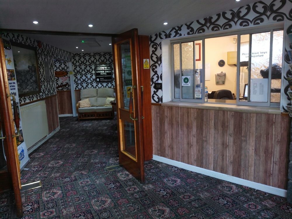 Wayside Cheer Hotel Castel Екстериор снимка